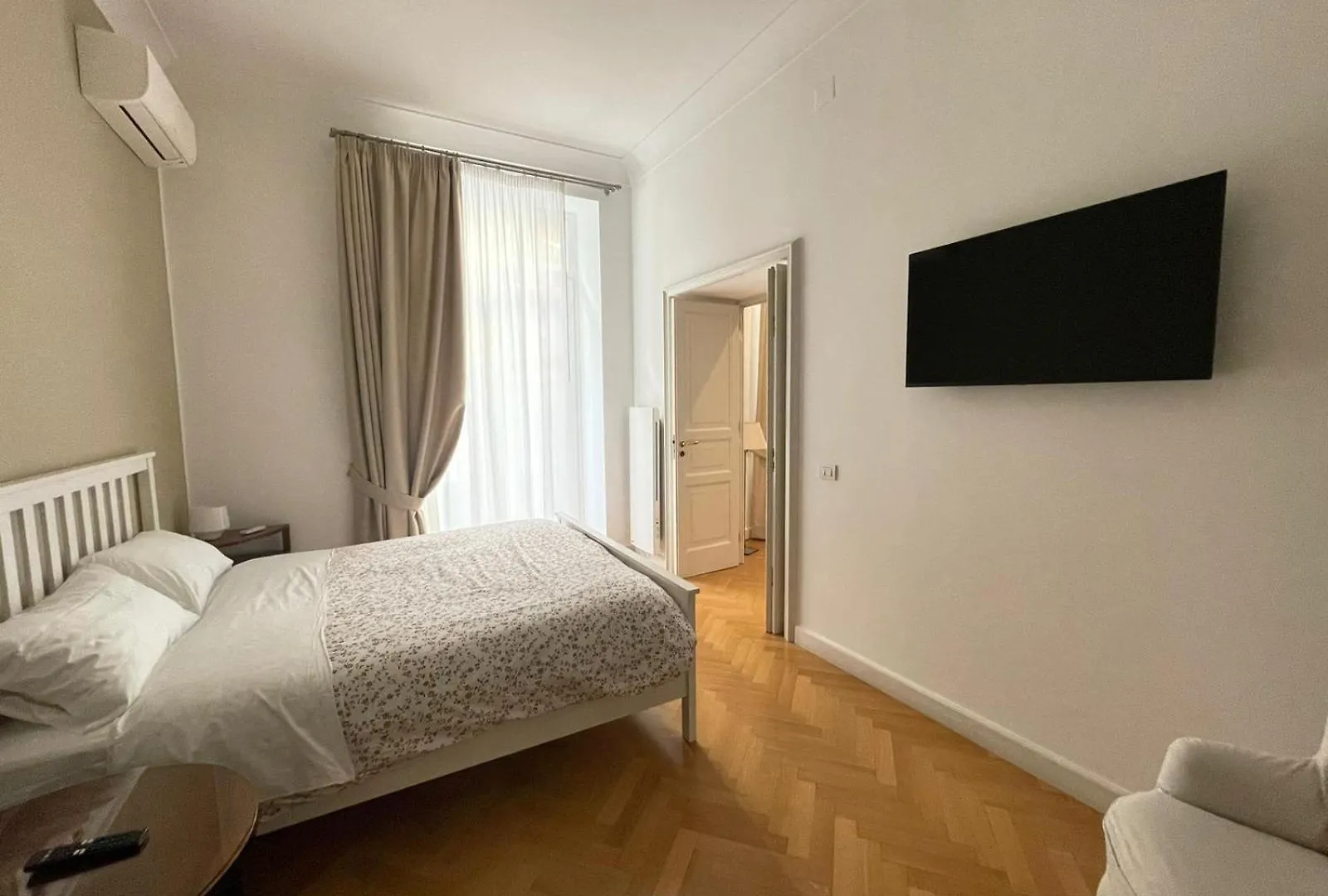 Napoliforever Chiaia Apartment 0*, Naples